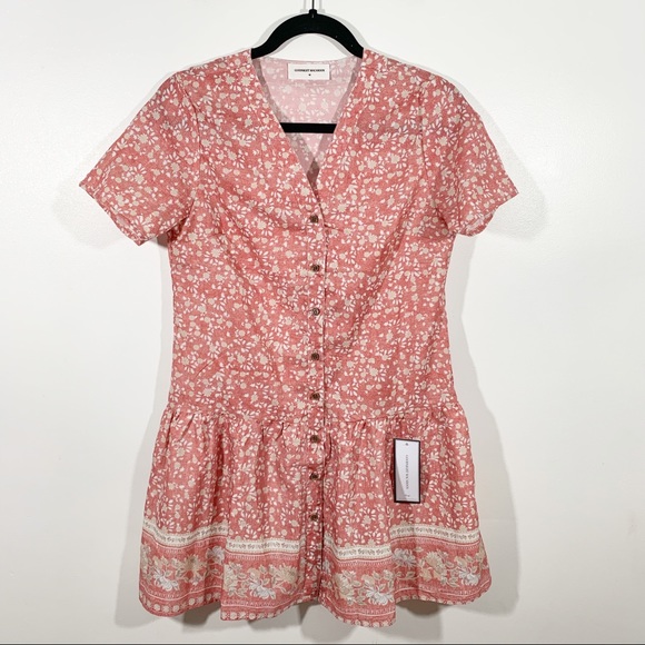 Goodnight Macaroon Dresses & Skirts - Goodnight Macaroon peachy floral print dress Sz M